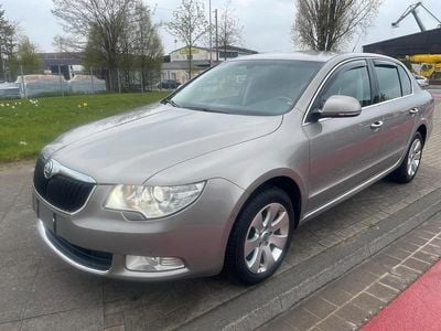 Second-hand Skoda Superb 161 CP (118 kW) 2008 Galben Berlinǎ