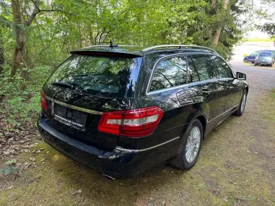 Gebraucht Mercedes E200 Elegance 184 PS (135 kW) 2011 Schwarz Kombi