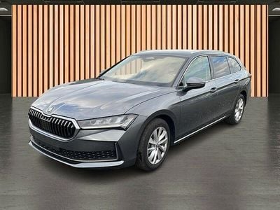 Gebraucht Skoda Superb Selection 150 PS (110 kW) 2024 Graphite grau metallic Kombi