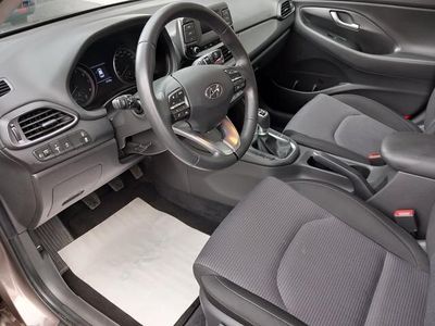 gebraucht Hyundai i30 Modern 1.5 DPI 110 Design-Paket Alufelgen abged...