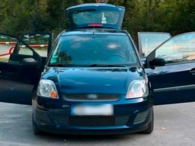 Gebraucht Ford Fiesta 70 PS (51 kW) 2006 Blau Kleinwagen