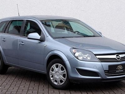 Gebraucht Opel Astra Edition 140 PS (102 kW) 2010 Silber Kombi