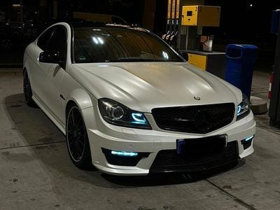 Usata Mercedes C63 AMG 457 CV (336 kW) 2011 Bianco Coupé