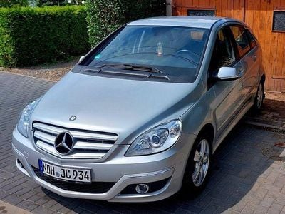 Mercedes B200