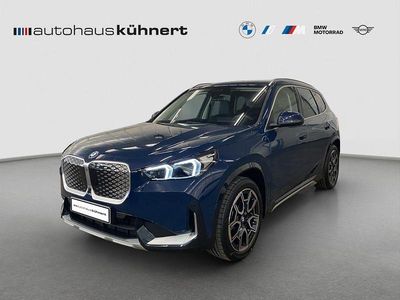 Neu BMW iX1 Performance 230 kW (313 PS) 2025 Night dusk blue SUV