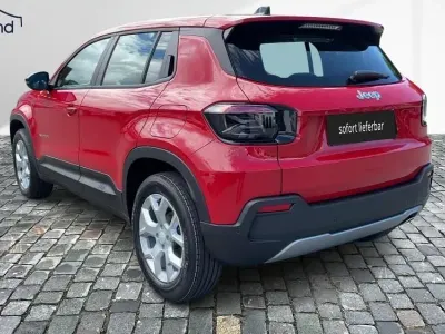 Neu Jeep Avenger Altitude 101 PS (74 kW) 2025 Rot SUV