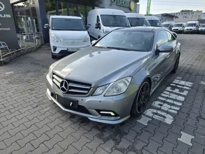 Używany Mercedes E50 AMG 387 KM (284 kW) 2009 Srebrny Sedan/Limuzyna