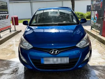 Gebraucht Hyundai i20 Edition 86 PS (63 kW) 2012 Blau Kleinwagen