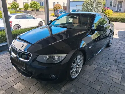 Gebraucht BMW 325 Cabriolet Comfort Edition 218 PS (160 kW) 2010 Schwarz Cabrio