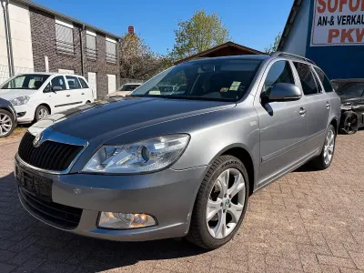 Gebraucht Skoda Octavia Family 105 PS (77 kW) 2012 Grau Kombi