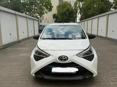 Gebraucht Toyota Aygo 72 PS (52 kW) 2020 Weiß Kleinwagen