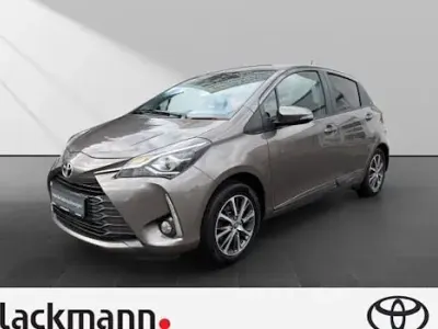 Brugt Toyota Yaris Club 111 HK (81 kW) 2019 Grå Sedan