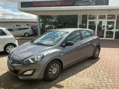 Gebraucht Hyundai i30 Style 99 PS (72 kW) 2012 Grau Limousine