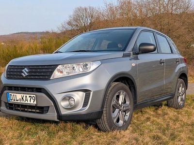 Gebraucht Suzuki Vitara Club 120 PS (88 kW) 2018 Grau SUV