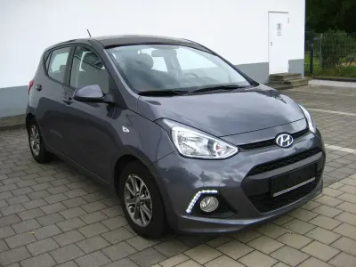 Gebraucht Hyundai i10 Edition 67 PS (49 kW) 2015 Stardust Kleinwagen