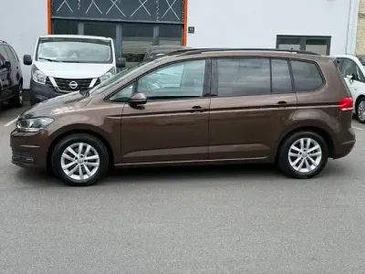 Gebraucht VW Touran Comfortline 110 PS (80 kW) 2015 Braun Van / Kleinbus