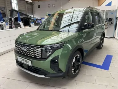 Neu Ford Tourneo Courier Active 100 kW (136 PS) 2026 Bursting green Van / Kleinbus