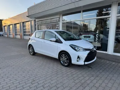 Gebraucht Toyota Yaris Comfort 99 PS (72 kW) 2015 Weiß Kleinwagen