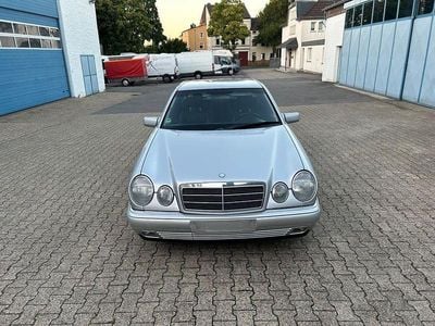 Mercedes E280