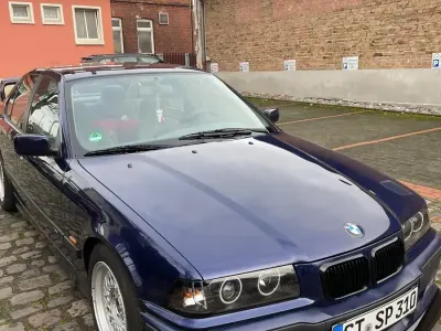 Używany BMW 320 150 KM (110 kW) 1997 Niebieski Sedan/Limuzyna