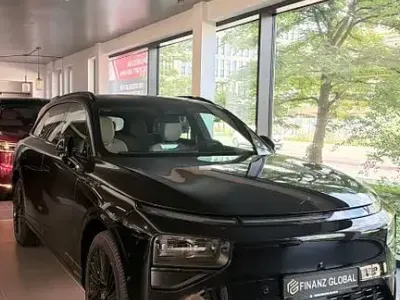 Neu XPENG G9 422 kW (575 PS) 2026 Schwarz SUV