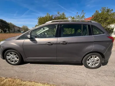 Gebraucht Ford Grand C-Max Titanium 140 PS (102 kW) 2014 Beige Van / Kleinbus