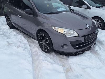 Gebraucht Renault Mégane GrandTour Bose Edition 131 PS (96 kW) 2011 Kombi