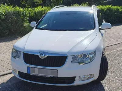 Gebraucht Skoda Superb Elegance 140 PS (102 kW) 2012 Weiß Kombi
