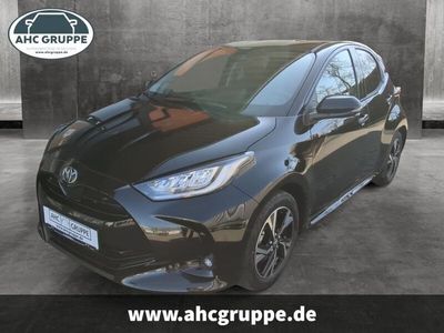 Gebraucht Toyota Yaris Hybrid Connect Style 92 PS (67 kW) 2025 Schwarz Limousine