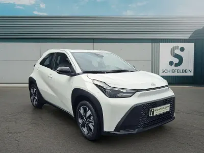 Neu Toyota Aygo X Active 116 PS (85 kW) 2026 Schneeweiß SUV