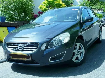 Gebraucht Volvo V60 Summum 163 PS (119 kW) 2012 Grau Kombi