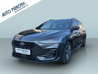 Grau Gebraucht 2024 Ford Focus ST-Line X Limousine | 27.850 € (Teuer)