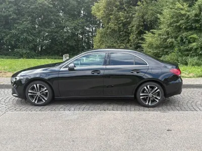 Gebraucht Mercedes A200 Progressive 163 PS (119 kW) 2020 Schwarz Limousine