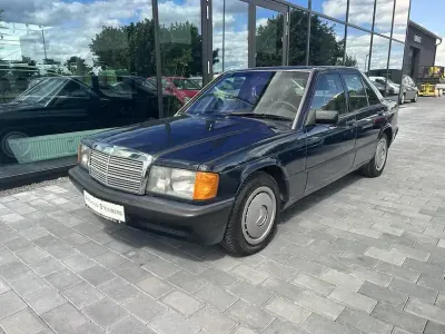 Gebraucht Mercedes 190 118 PS (86 kW) 1990 Blau Limousine