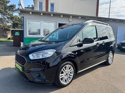 Gebraucht Ford Tourneo Courier Titanium 101 PS (74 kW) 2018 Schwarz Van / Kleinbus
