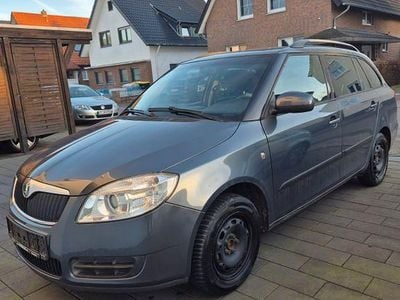 Grau Gebraucht 2009 Skoda Fabia Style Kombi | 2.550 € (Guter Preis)