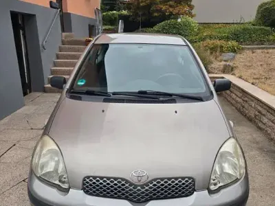 Gebraucht Toyota Yaris 65 PS (47 kW) 2003 Grau Limousine