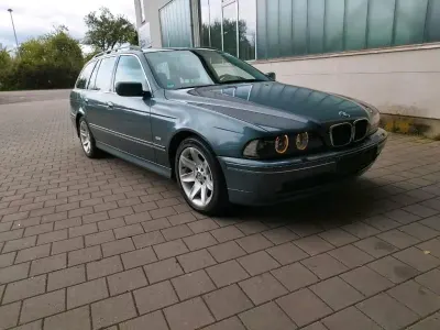 Gebraucht BMW 520 135 PS (99 kW) 2002 Grau Kombi