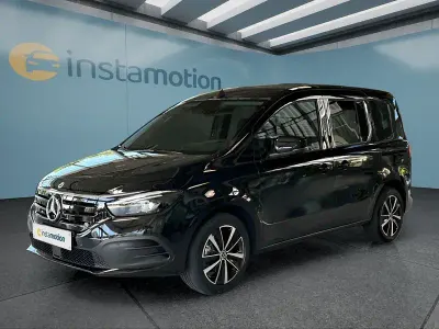 Używany Mercedes EQT200 89 kW (122 KM) 2024 Czarny Minivan