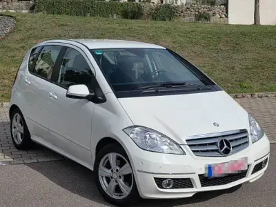 Gebraucht Mercedes A160 Avantgarde 95 PS (69 kW) 2010 Weiß Limousine