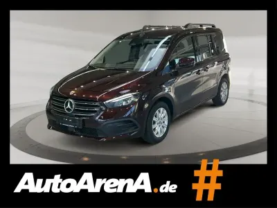 Gebraucht Mercedes T180 116 PS (85 kW) 2025 Rot Van / Kleinbus