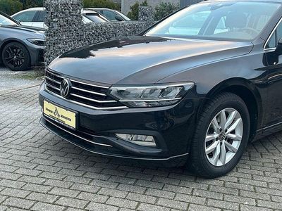 Schwarz Gebraucht 2023 VW Passat Kombi | 17.799 € (Etwas zu teuer)