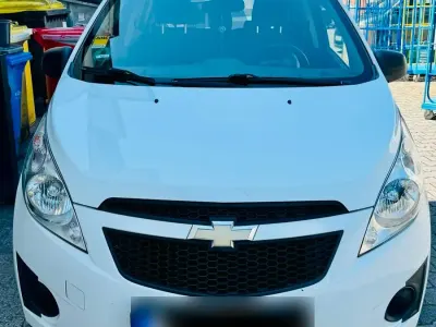 Gebraucht Chevrolet Spark 68 PS (50 kW) 2011 Weiß Kleinwagen