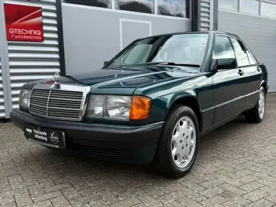 Używany Mercedes 190 Avantgarde 109 KM (80 kW) 1993 Zielony Sedan/Limuzyna