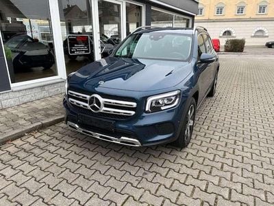 Mercedes GLB220