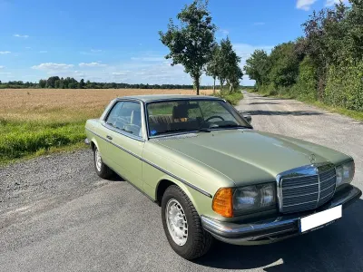 Gebraucht Mercedes 230 109 PS (80 kW) 1978 Grün Coupé