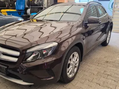 Gebraucht Mercedes GLA200 Style 156 PS (114 kW) 2015 Braun SUV