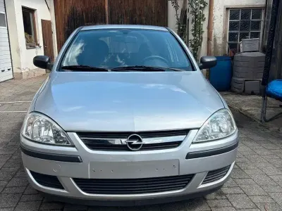 Używany Opel Corsa Cosmo 75 KM (55 kW) 2004 Srebrny Hatchback