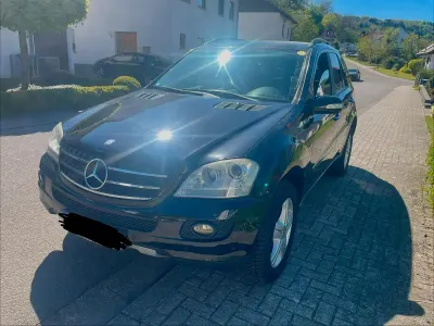 Brugt Mercedes ML320 224 HK (164 kW) 2006 Sort SUV