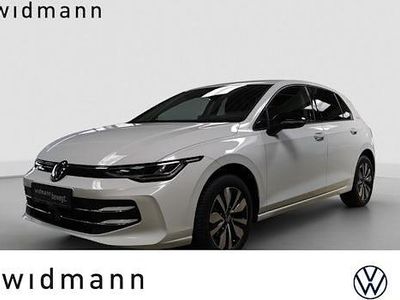 Pure white Gebraucht 2025 VW Golf Life Limousine | 29.950 € (Etwas zu teuer)